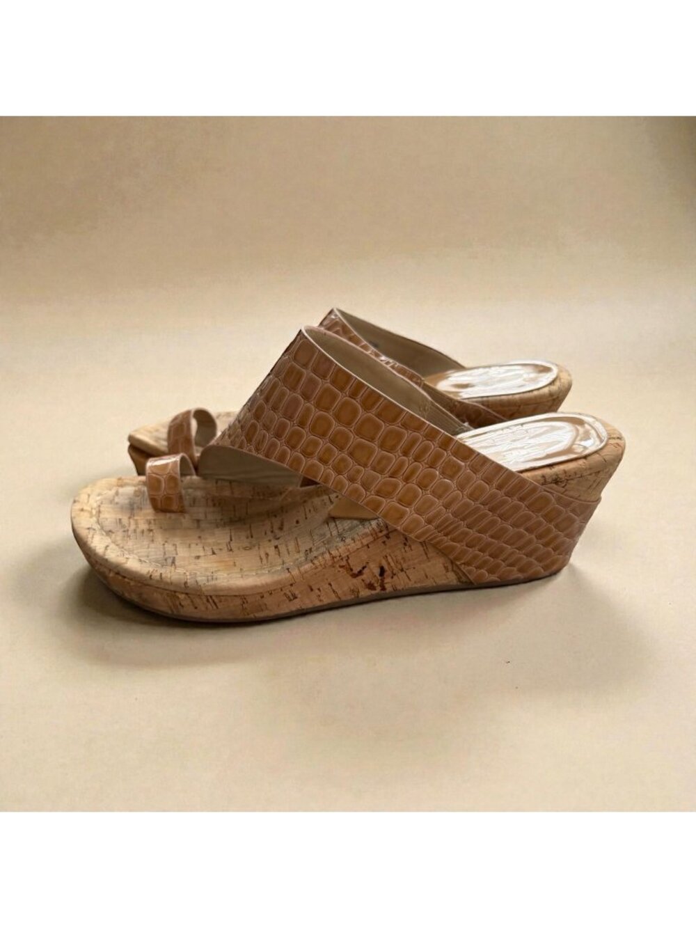 DONALD J PLINER Tan Patent Leather Wedges Sandals Size 8.5